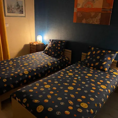 Semesterbostad Sejour Paisible Dans La Campagne De Mont-l'etroit, Proche De Sites Historiques - Fr-1-584-381