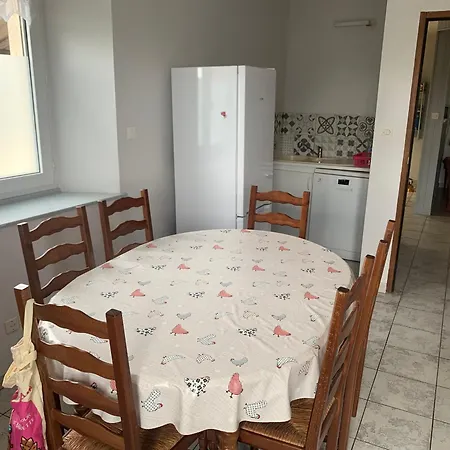 Prázdninový dům Sejour Paisible Dans La Campagne De Mont-l'etroit, Proche De Sites Historiques - Fr-1-584-381