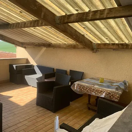 Sejour Paisible Dans La Campagne De Mont-l'etroit, Proche De Sites Historiques - Fr-1-584-381 * Mont-l'Etroit