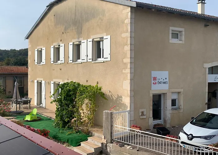 Sejour Paisible Dans La Campagne De Mont-l'etroit, Proche De Sites Historiques - Fr-1-584-381 Holiday home *