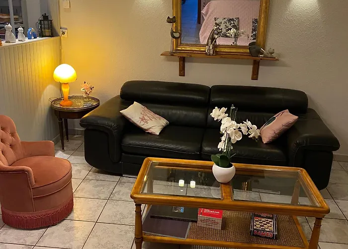 Sejour Paisible Dans La Campagne De Mont-l'etroit, Proche De Sites Historiques - Fr-1-584-381 Holiday home Mont-l'Etroit