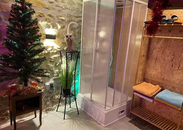 Sejour Paisible Dans La Campagne De Mont-l'etroit, Proche De Sites Historiques - Fr-1-584-381 Holiday home *